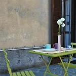 Campana Free Private Parking Турин
